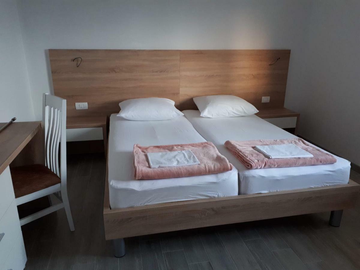 Apartmani Simic ستاريغغاد باكلينتسا المظهر الخارجي الصورة
